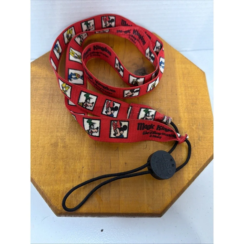 Walt Disney World MAGIC KINGDOM Lanyard LASO Giacona Container Mickey Mouse 1997